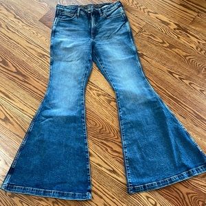 Wrangler Trumpet Flares